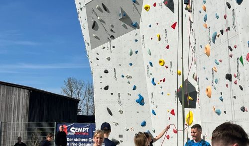 Artikelbild zu Artikel Saisoneröffnung am Kletterturm